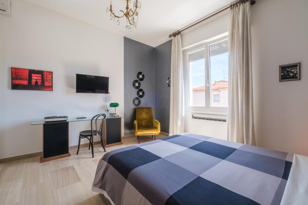 Fabula Rooms 3 Suites With Private Bathroom Болонья Екстер'єр фото