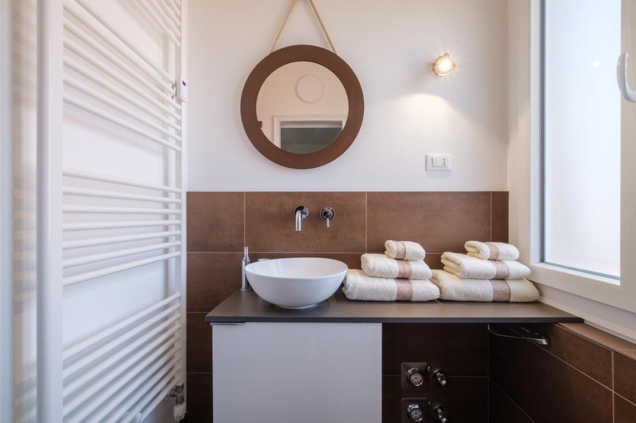 Fabula Rooms 3 Suites With Private Bathroom Болонья Екстер'єр фото